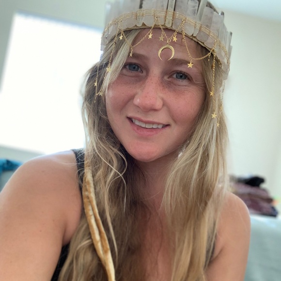 Jewels By Jewelia Half Crown 👑 - Picture 3 of 8